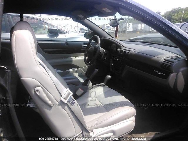 1C3EL65R54N196294 - 2004 CHRYSLER SEBRING LIMITED BLUE photo 5