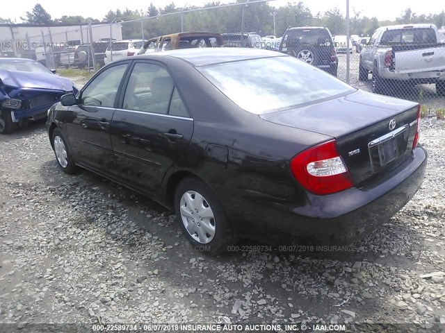 JTDBE32K220115504 - 2002 TOYOTA CAMRY LE/XLE/SE BROWN photo 3