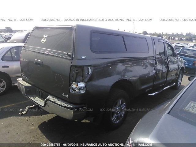 5TFCV541X7X004007 - 2007 TOYOTA TUNDRA DOUBLE CAB SR5 SILVER photo 4