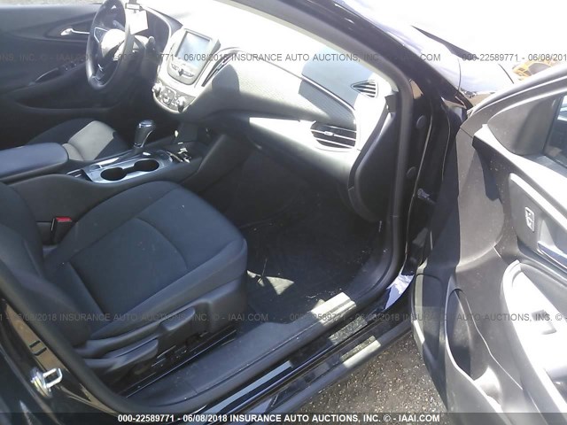 1G1ZB5ST9HF218865 - 2017 CHEVROLET MALIBU LS შავი ფოტო 5