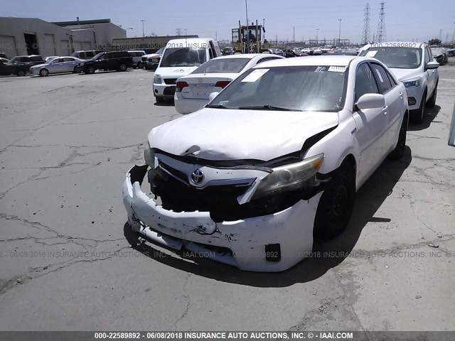 4T1BB3EK1BU137406 - 2011 TOYOTA CAMRY HYBRID WHITE photo 2