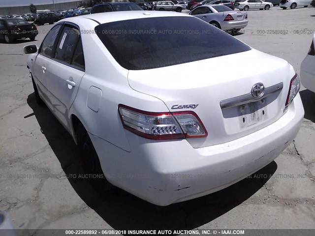 4T1BB3EK1BU137406 - 2011 TOYOTA CAMRY HYBRID WHITE photo 3