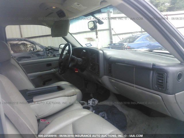 1GNEC16Z74J137937 - 2004 CHEVROLET SUBURBAN C1500 WHITE photo 5