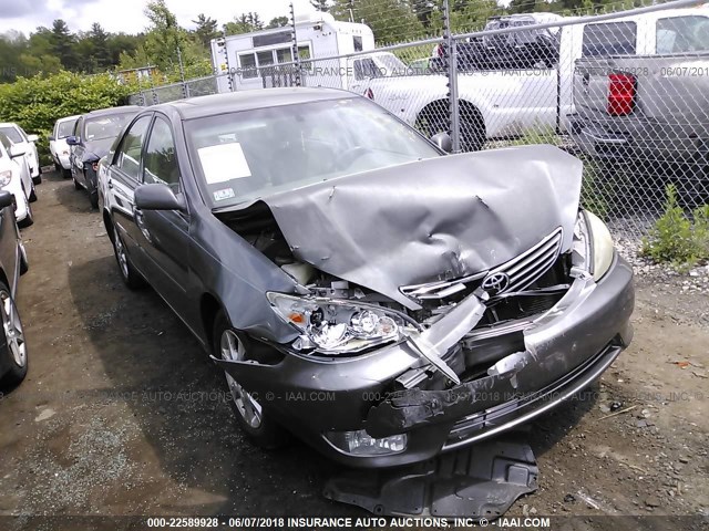 JTDBF30K660168342 - 2006 TOYOTA CAMRY LE/XLE GRAY photo 1