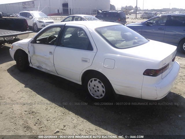 4T1BG22K7WU358210 - 1998 TOYOTA CAMRY CE/LE/XLE WHITE photo 3