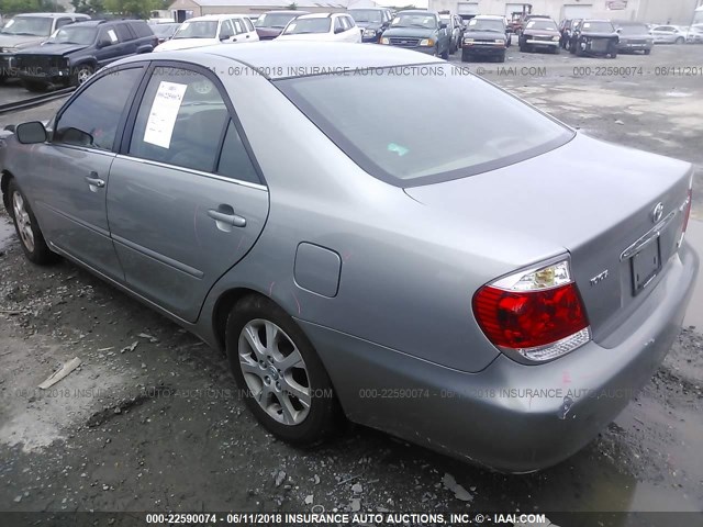 4T1BF30K95U597140 - 2005 TOYOTA CAMRY LE/XLE/SE 灰色 照片 3