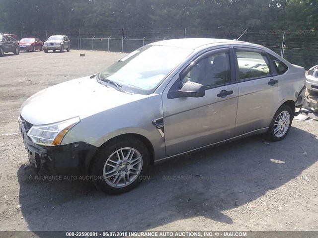 1FAHP35N58W230720 - 2008 FORD FOCUS SE/SEL/SES SILVER photo 2