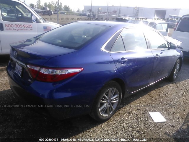 4T1BF1FK4FU905151 - 2015 TOYOTA CAMRY LE/XLE/SE/XSE BLUE photo 4