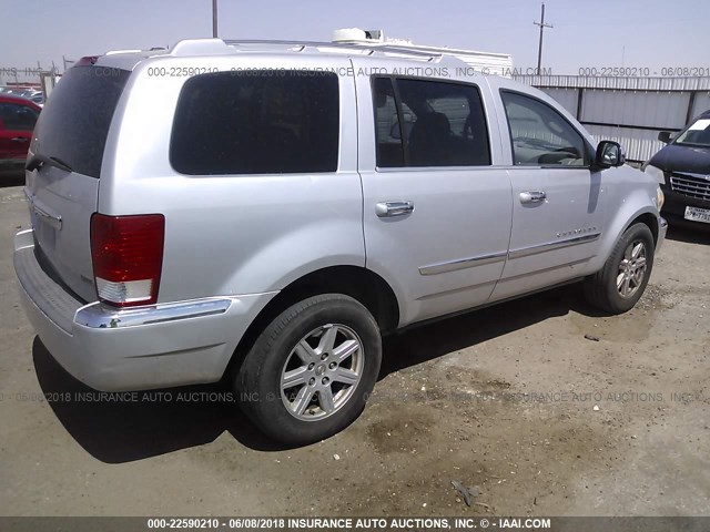 1A8HX58N18F106602 - 2008 CHRYSLER ASPEN LIMITED SILVER photo 4