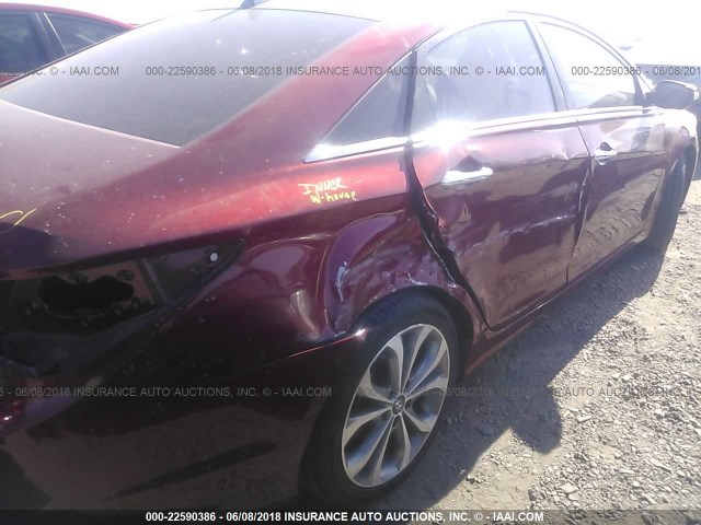 5NPEC4AB5DH674111 - 2013 HYUNDAI SONATA SE/LIMITED RED photo 6