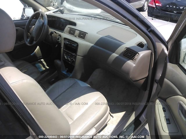 4T1BG22K71U073192 - 2001 TOYOTA CAMRY CE/LE/XLE 银色 照片 5