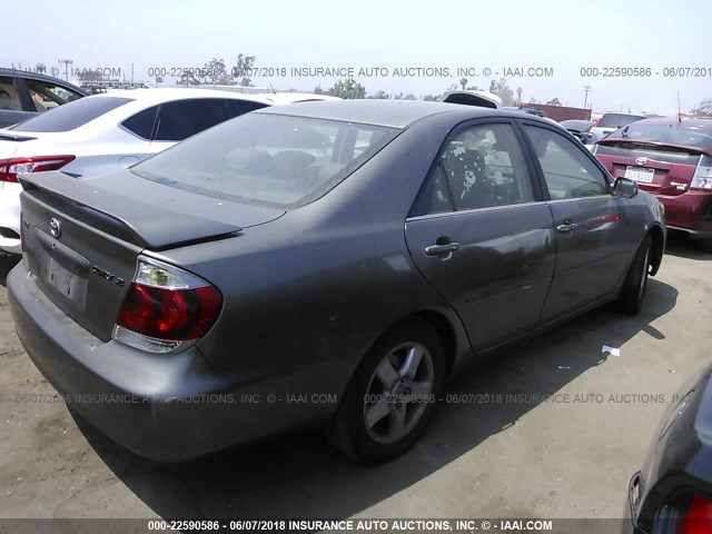 JTDBE32K363061277 - 2006 TOYOTA CAMRY LE/XLE GRAY photo 4