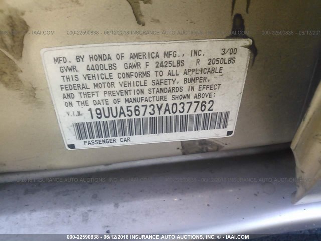 19UUA5673YA037762 - 2000 ACURA 3.2TL GOLD photo 9