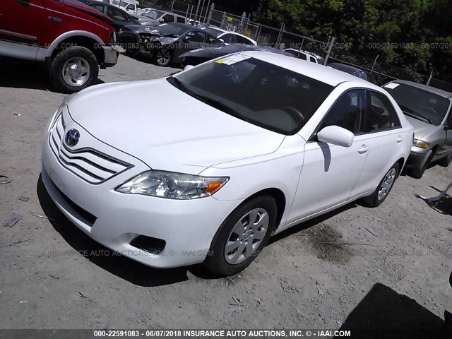 4T1BF3EK8BU592127 - 2011 TOYOTA CAMRY SE/LE/XLE 白色 照片 2