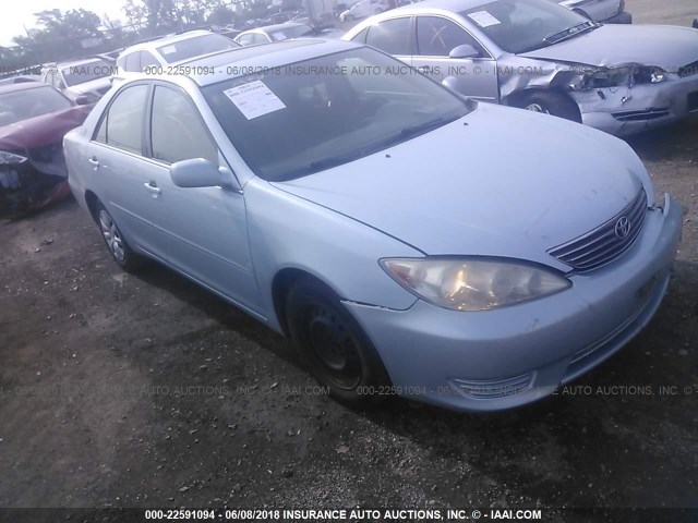 4T1BE32K75U597962 - 2005 TOYOTA CAMRY LE/XLE/SE ღია ლურჯი ფოტო 1