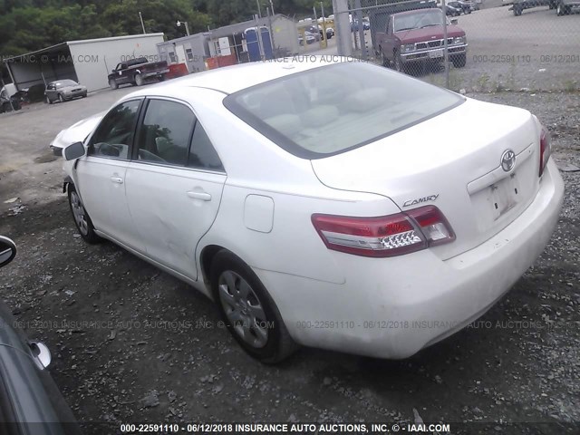 4T1BF3EK1AU535055 - 2010 TOYOTA CAMRY SE/LE/XLE WHITE photo 3