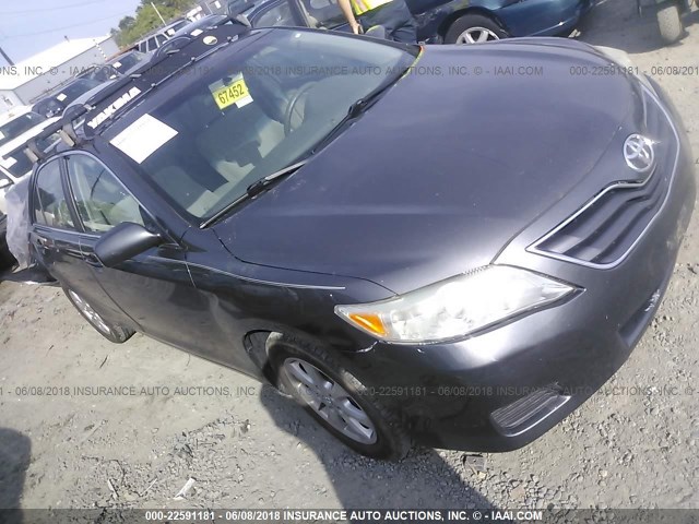 4T4BF3EK6BR172131 - 2011 TOYOTA CAMRY SE/LE/XLE SILVER photo 1