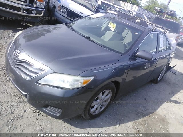 4T4BF3EK6BR172131 - 2011 TOYOTA CAMRY SE/LE/XLE SILVER photo 2