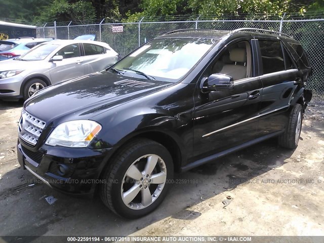 4JGBB8GB2BA693347 - 2011 MERCEDES-BENZ ML 350 4MATIC BLACK photo 2