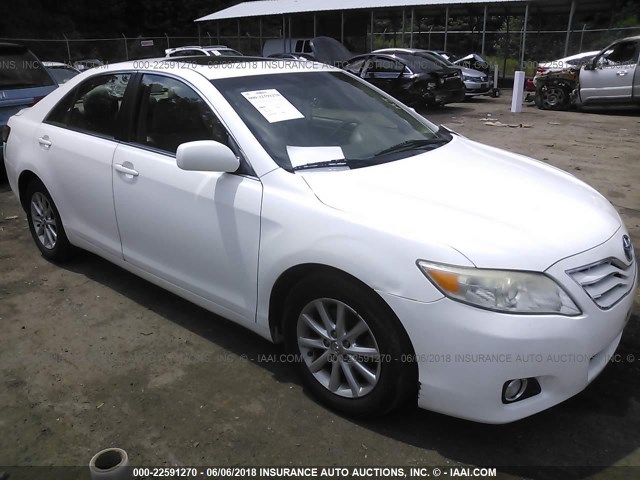 4T1BF3EK6BU662997 - 2011 TOYOTA CAMRY SE/LE/XLE WHITE photo 1