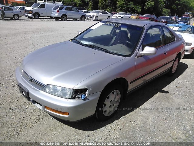 1HGCD723XVA033785 - 1997 HONDA ACCORD LX SILVER photo 2