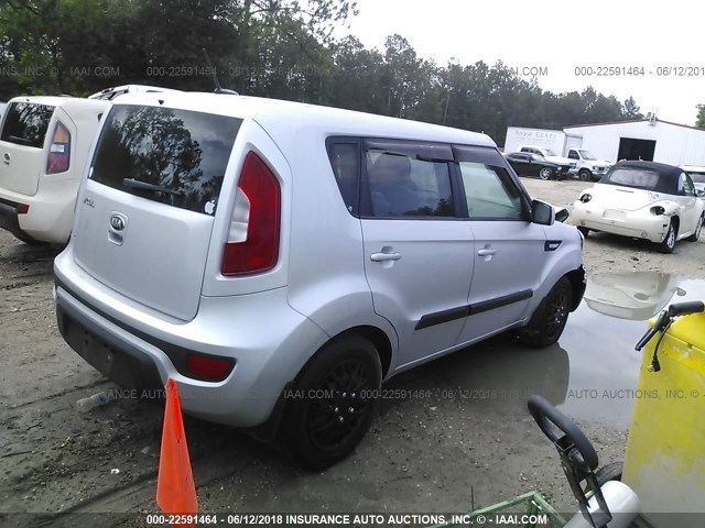 KNDJT2A51D7771355 - 2013 KIA SOUL SILVER photo 4