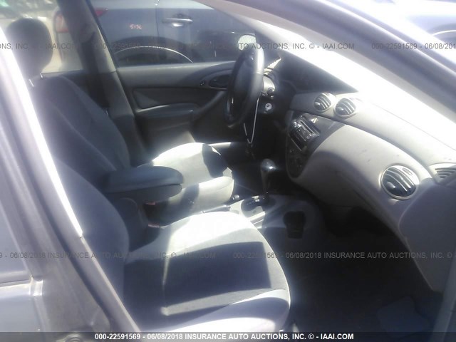 1FAFP34353W110318 - 2003 FORD FOCUS SE COMFORT/SE SPORT GRAY photo 5