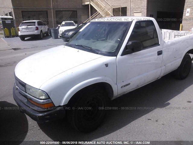 1GCCS14W518232804 - 2001 CHEVROLET S TRUCK S10 WHITE photo 2