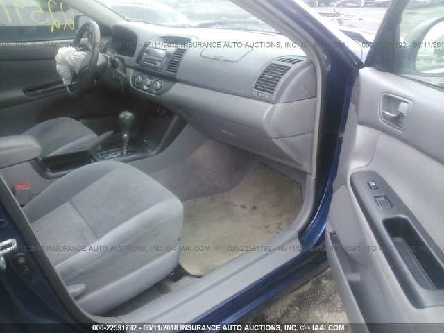 4T1BE32K86U160019 - 2006 TOYOTA CAMRY LE/XLE/SE ლურჯი ფოტო 5