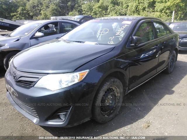 4T4BF1FK3CR268643 - 2012 TOYOTA CAMRY SE/LE/XLE 深蓝色 照片 2