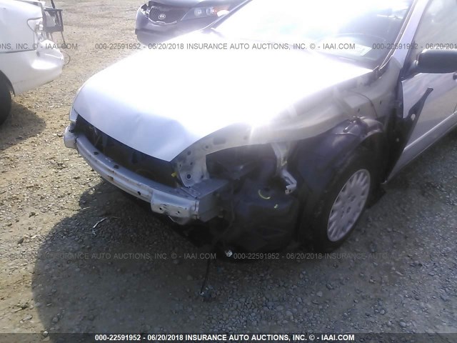 1HGCM56175A177310 - 2005 HONDA ACCORD DX SILVER photo 6