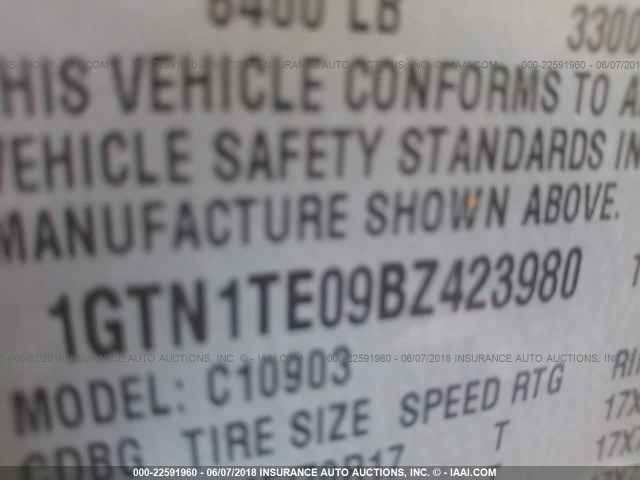 1GTN1TE09BZ423980 - 2011 GMC SIERRA C1500 YELLOW photo 9