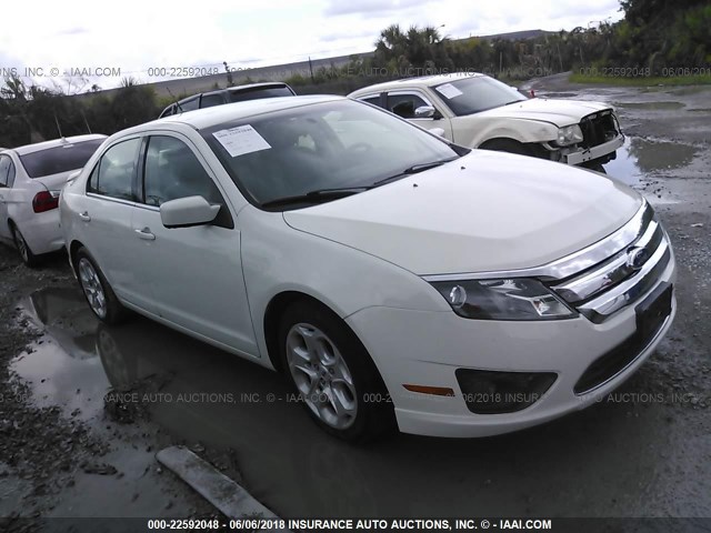 3FAHP0HA9BR199585 - 2011 FORD FUSION SE WHITE photo 1