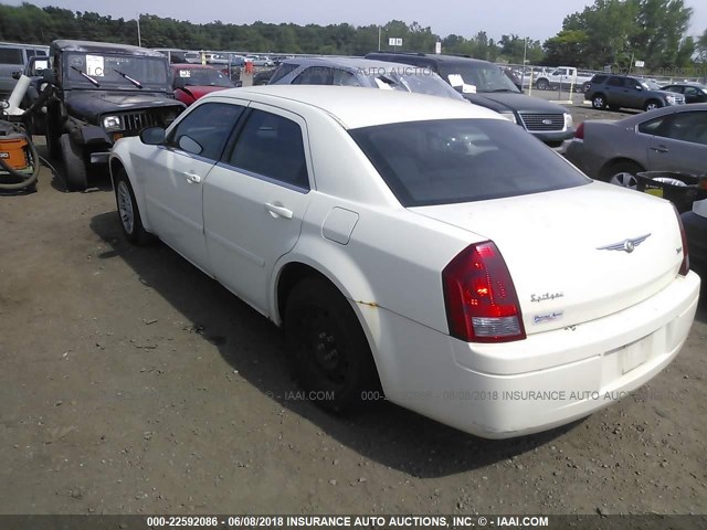 2C3JA43R65H168168 - 2005 CHRYSLER 300 WHITE photo 3