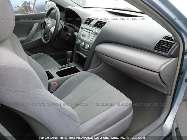 4T1BE46K28U763776 - 2008 TOYOTA CAMRY CE/LE/XLE/SE Light Blue photo 5