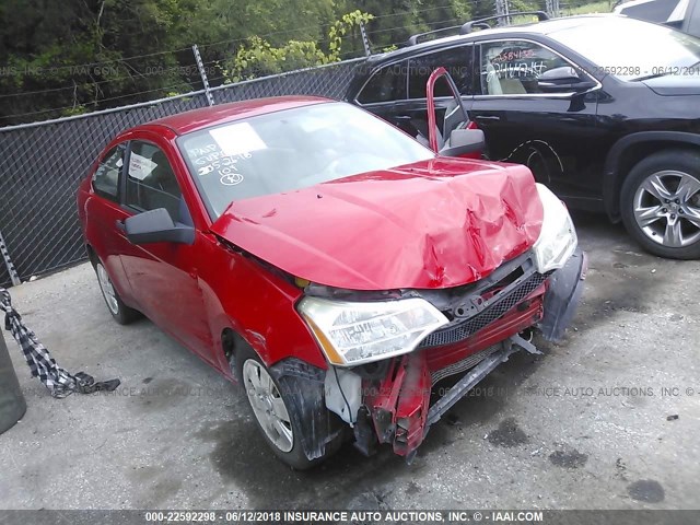 1FAHP32N18W178359 - 2008 FORD FOCUS S/SE RED photo 1