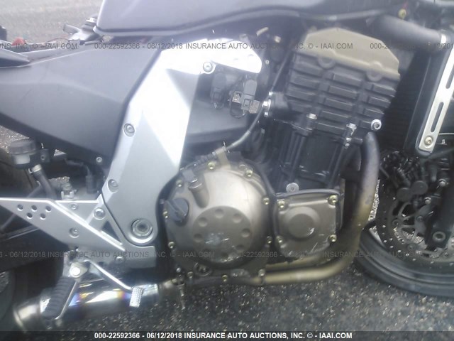 JKAZRDK186A005454 - 2006 KAWASAKI ZR750 K6F BLACK photo 8