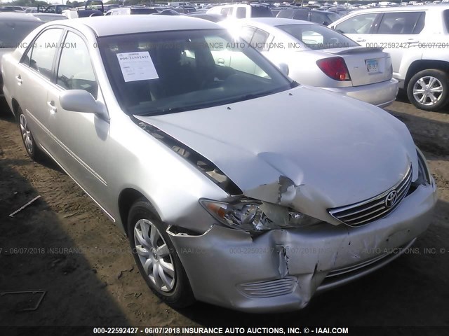 4T1BE32K65U045661 - 2005 TOYOTA CAMRY LE/XLE/SE ვერცხლისფერი ფოტო 6