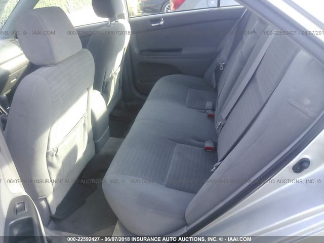 4T1BE32K65U045661 - 2005 TOYOTA CAMRY LE/XLE/SE ვერცხლისფერი ფოტო 8