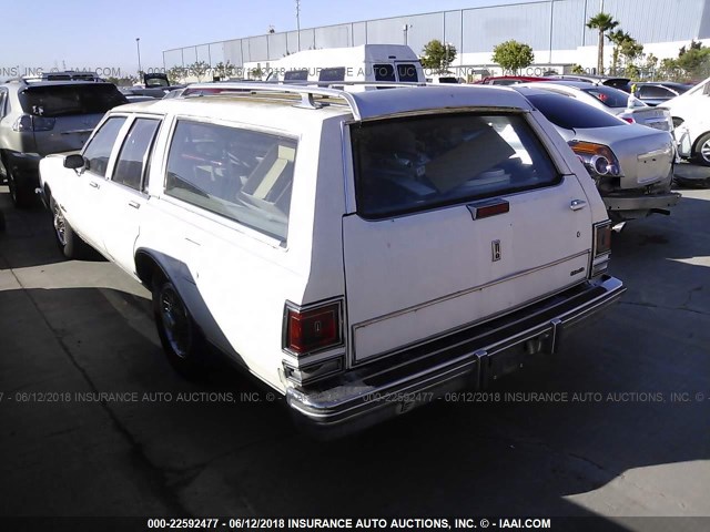 1G3BP81YXJR305638 - 1988 OLDSMOBILE CUSTOM CRUISER  WHITE photo 3