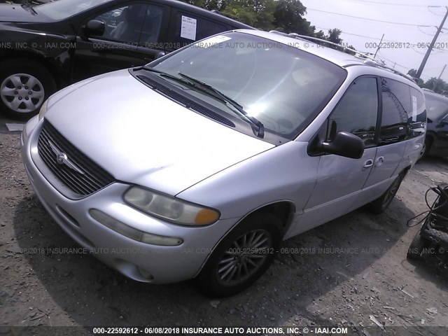 1C4GP64L1YB573801 - 2000 CHRYSLER TOWN & COUNTRY LIMITED SILVER photo 2