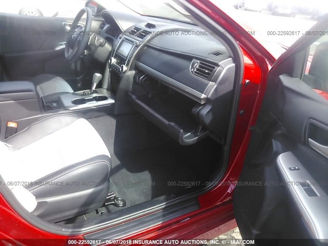 4T1BF1FK2EU727495 - 2014 TOYOTA CAMRY L/SE/LE/XLE 红色 照片 5