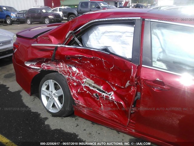 4T1BF1FK2EU727495 - 2014 TOYOTA CAMRY L/SE/LE/XLE 红色 照片 6