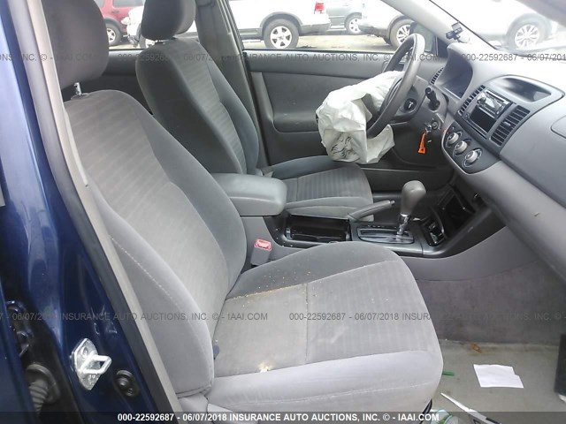 4T1BE32K56U120545 - 2006 TOYOTA CAMRY LE/XLE/SE ლურჯი ფოტო 5