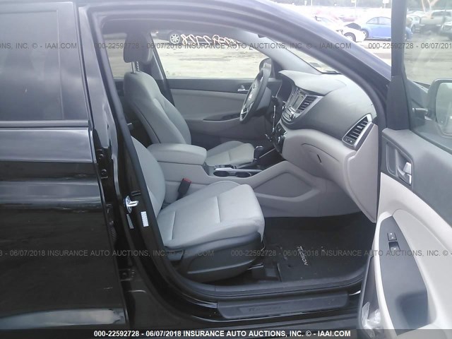 KM8J3CA45HU260117 - 2017 HYUNDAI TUCSON LIMITED/SPORT AND ECO/SE BLACK photo 5