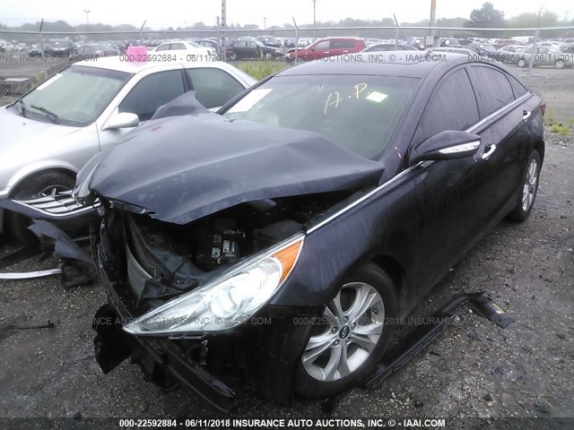 5NPEC4AC0BH134266 - 2011 HYUNDAI SONATA SE/LIMITED GRAY photo 2