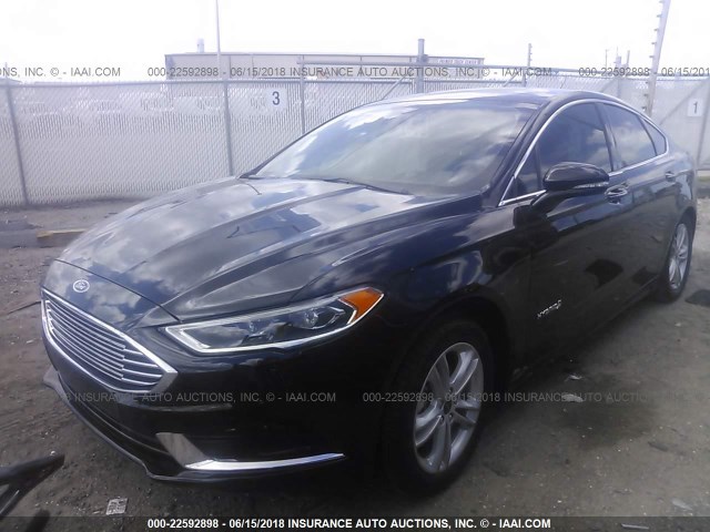 3FA6P0LUXJR129648 - 2018 FORD FUSION SE HYBRID BLACK photo 2