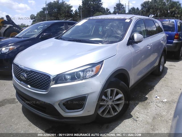 5XYPG4A33GG059543 - 2016 KIA SORENTO LX/L SILVER photo 2