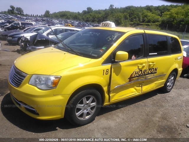2A4RR5DG9BR739338 - 2011 CHRYSLER TOWN & COUNTRY TOURING YELLOW photo 6