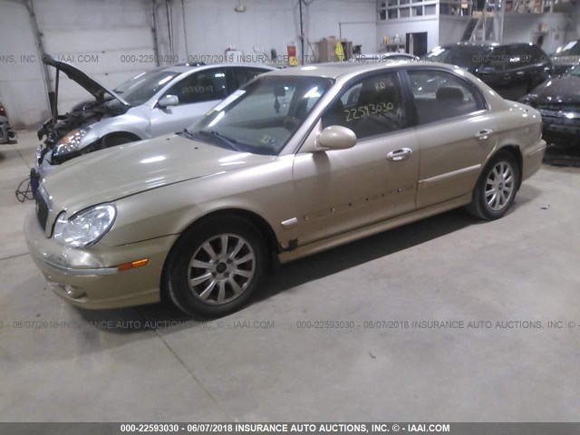 KMHWF35H04A045881 - 2004 HYUNDAI SONATA GLS/LX GOLD photo 2